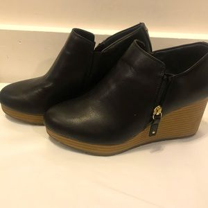 Dr. Scholl’s Black Wedges